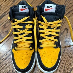 Nike Men’s Black and Yellow High Top Sneakers
